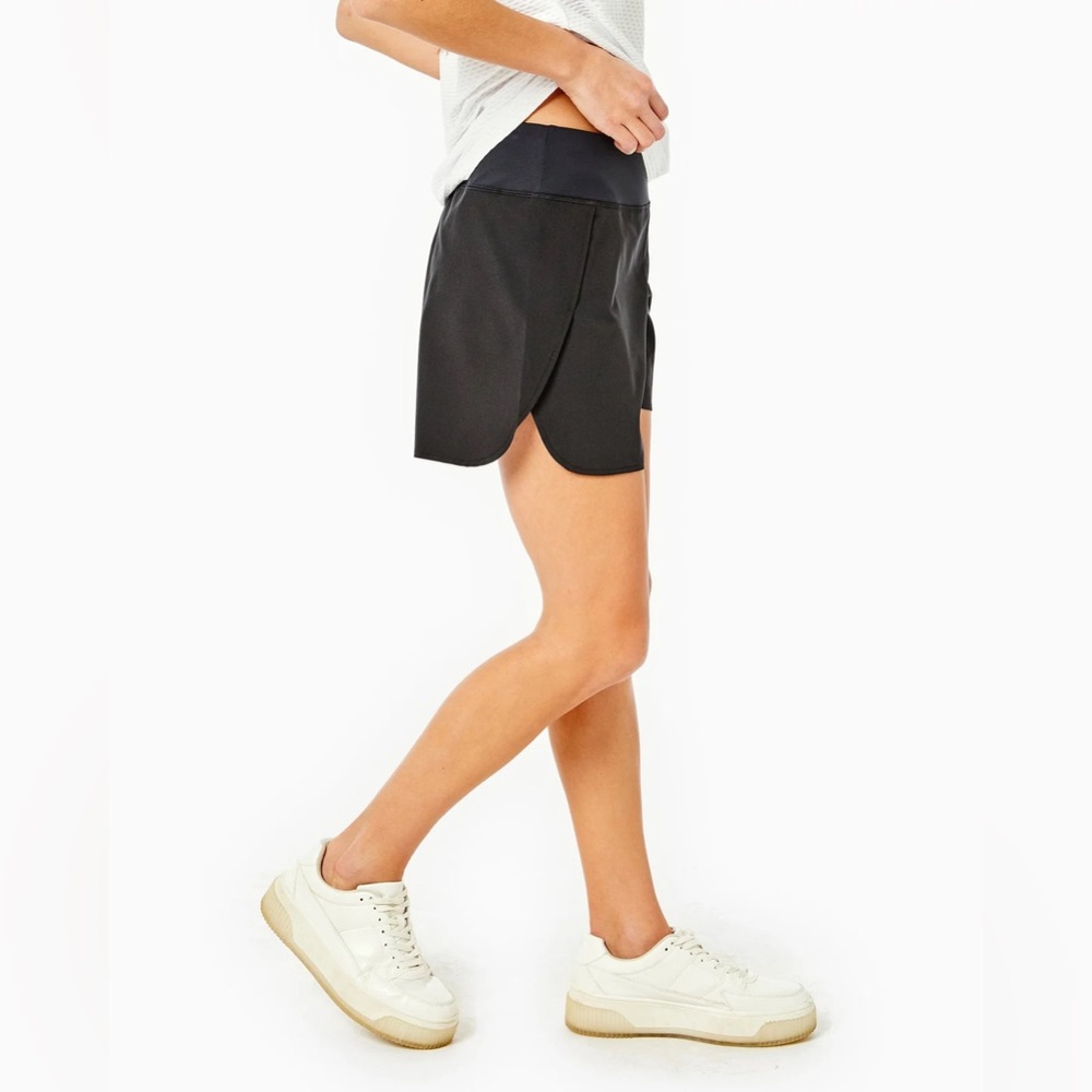 Addison Bay Sport Light Everyday Active Short in Black Women's Small